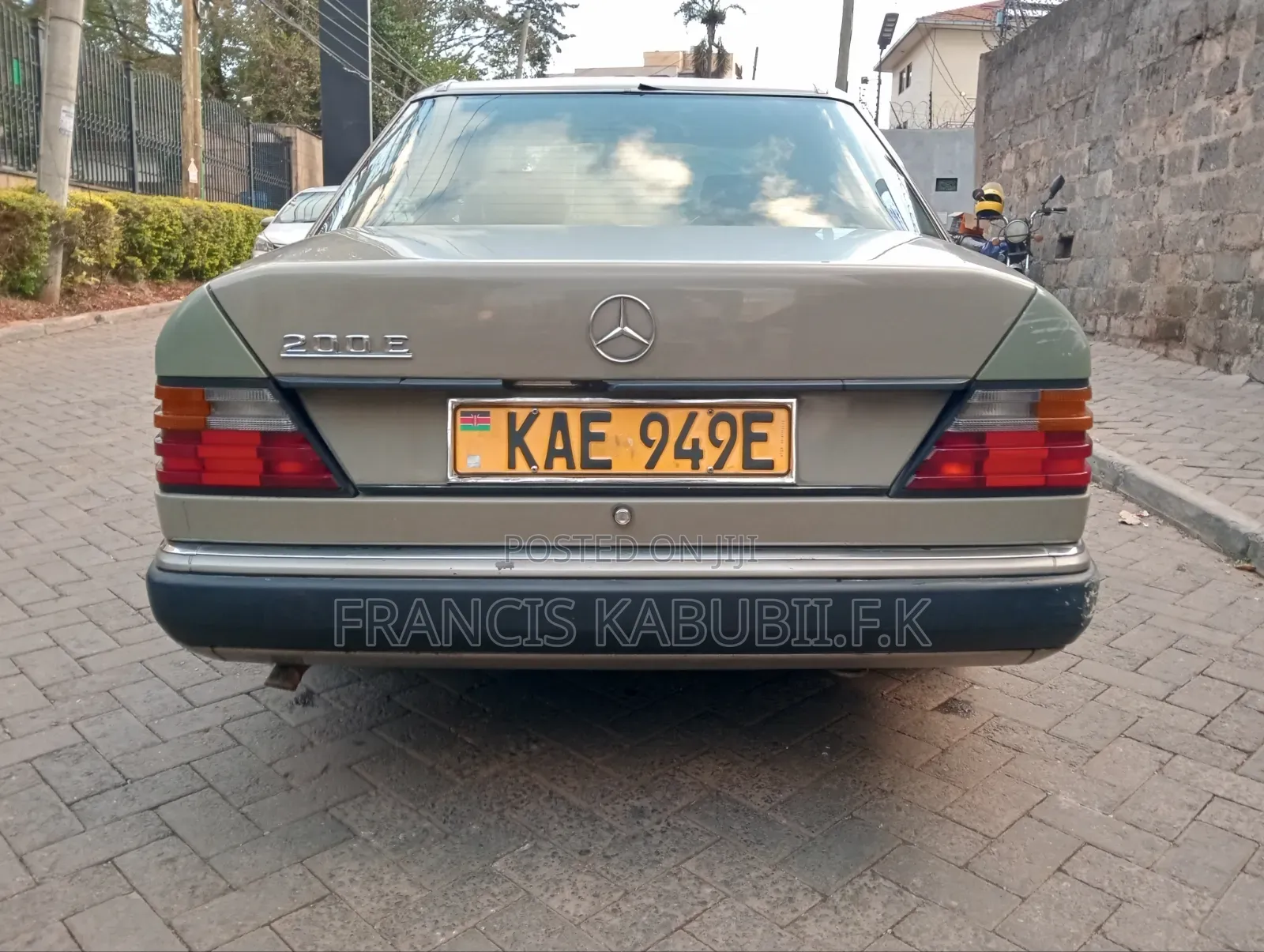 Mercedes-Benz E200 1993 Green