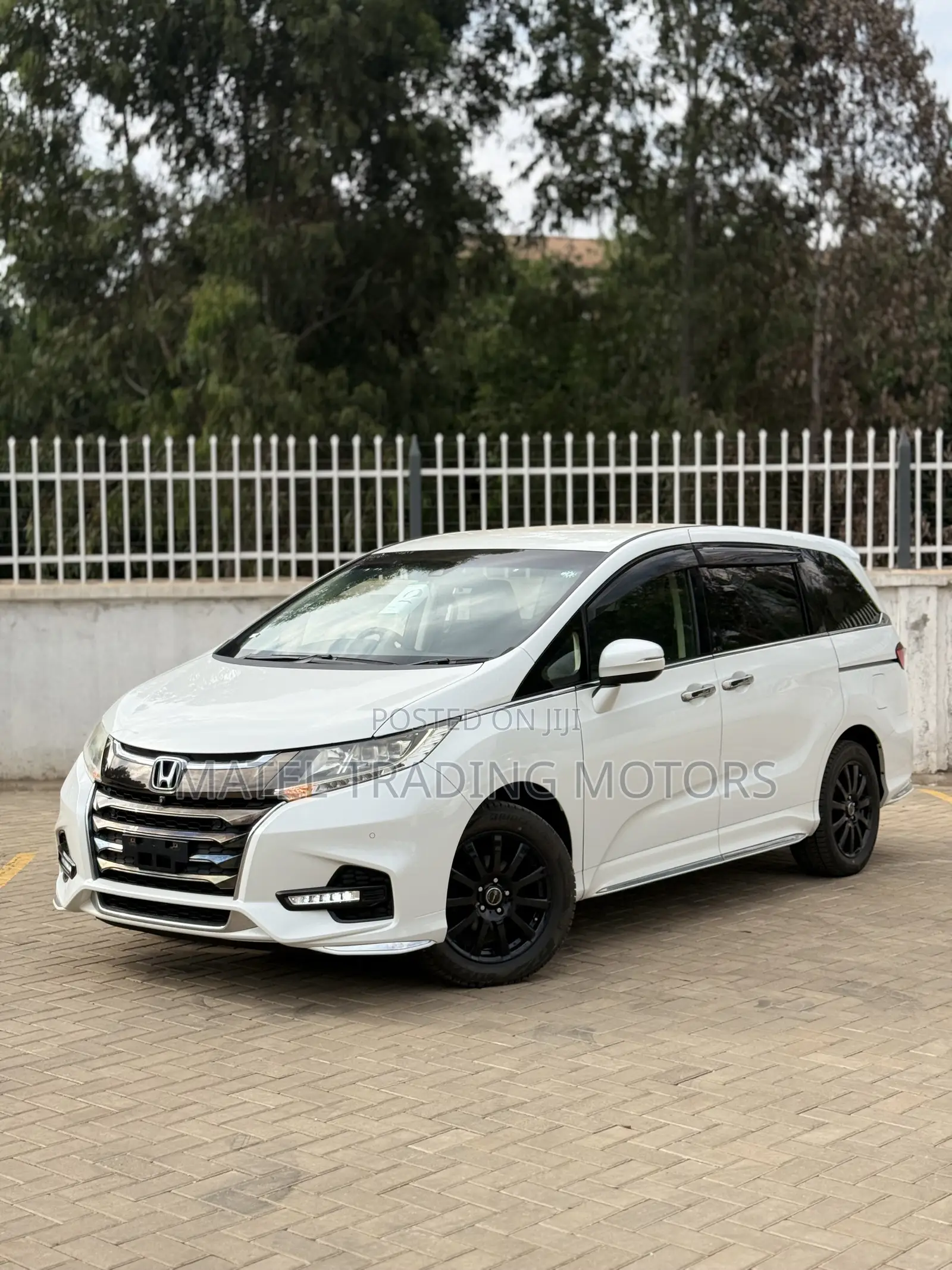 Honda Odyssey 2.0 Hybrid (8 seater) 2019 White