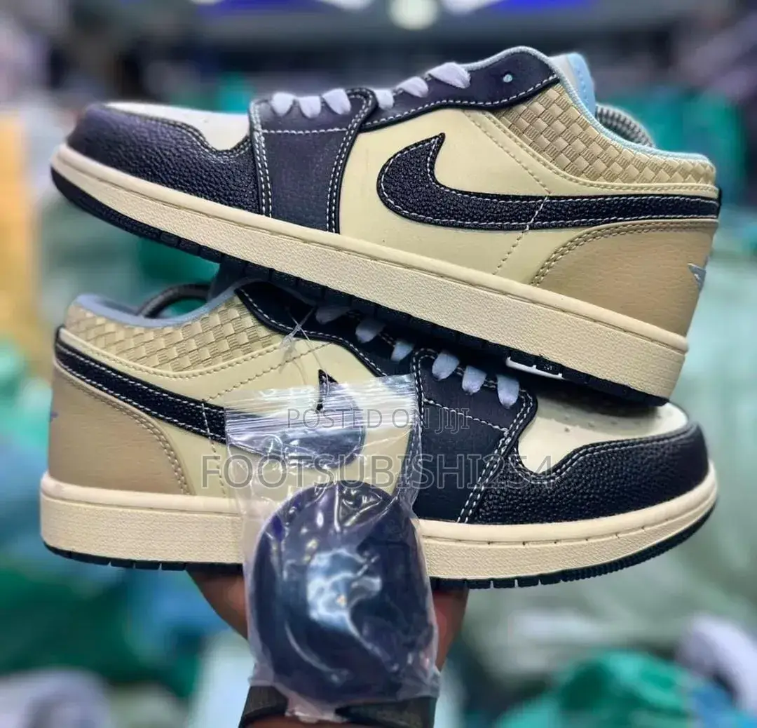 Air Jordan Reverse Travis
Scott
