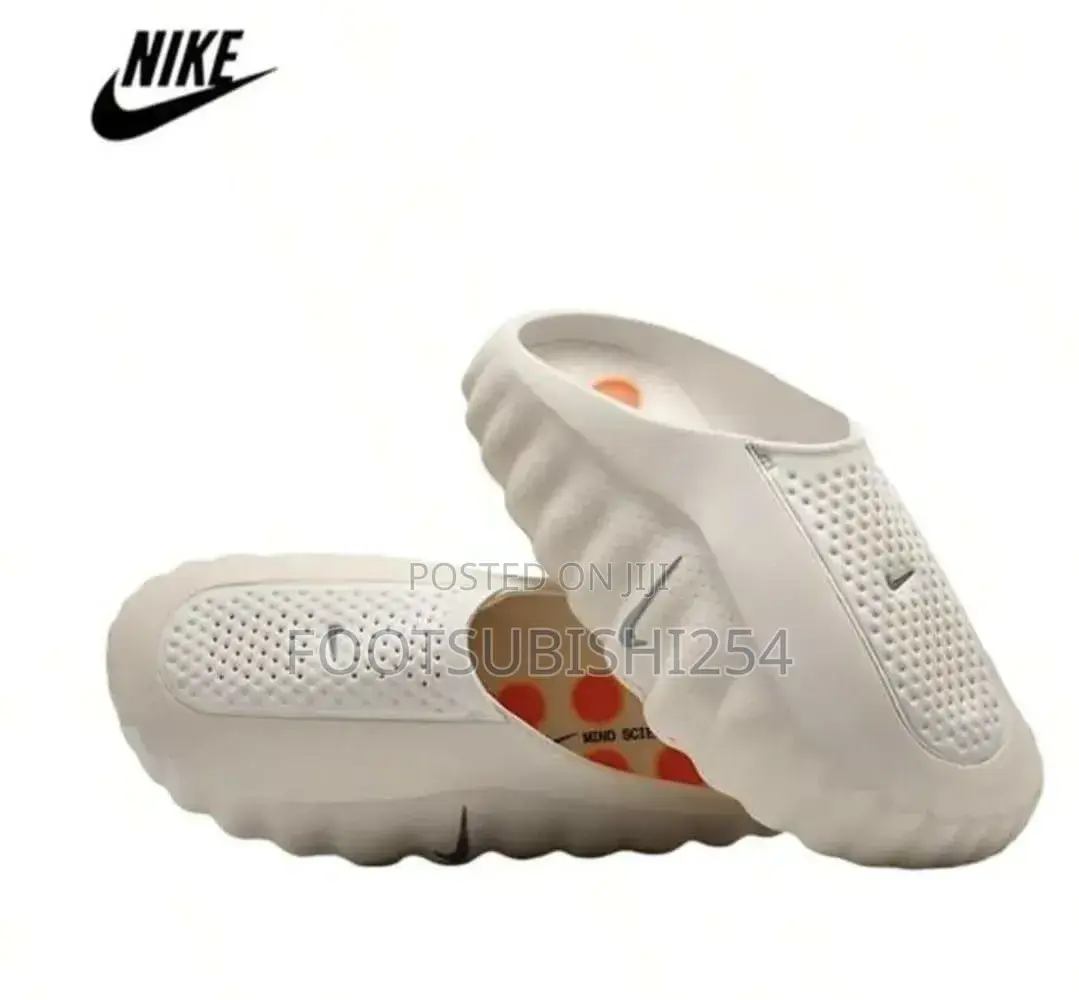Nike Mind Mules