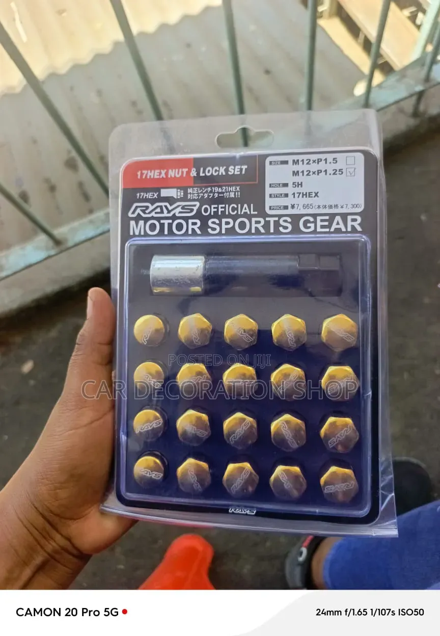 12*1.25mm Gold Lug Nuts and Lock Set