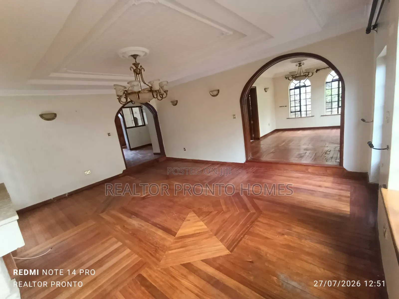 5bdrm Townhouse / Terrace in Kilimani, State House Area for rent
