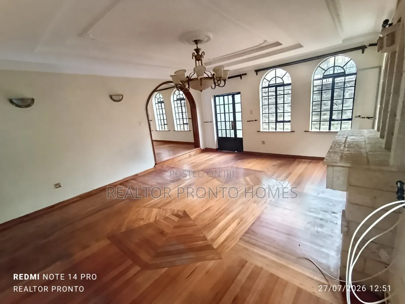 5bdrm Townhouse / Terrace in Kilimani, State House Area for rent