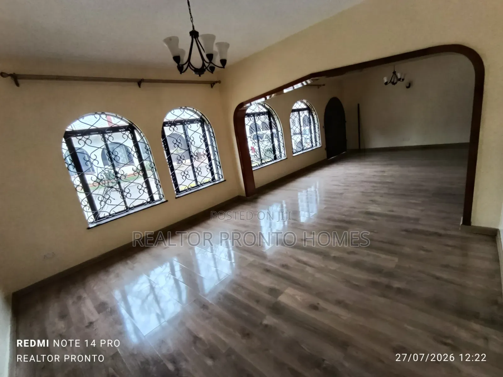 5bdrm Townhouse / Terrace in Kilimani, State House Area for rent