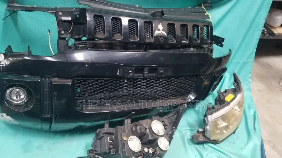 Nose Cut Mitsubishi Delica_d:5 2008