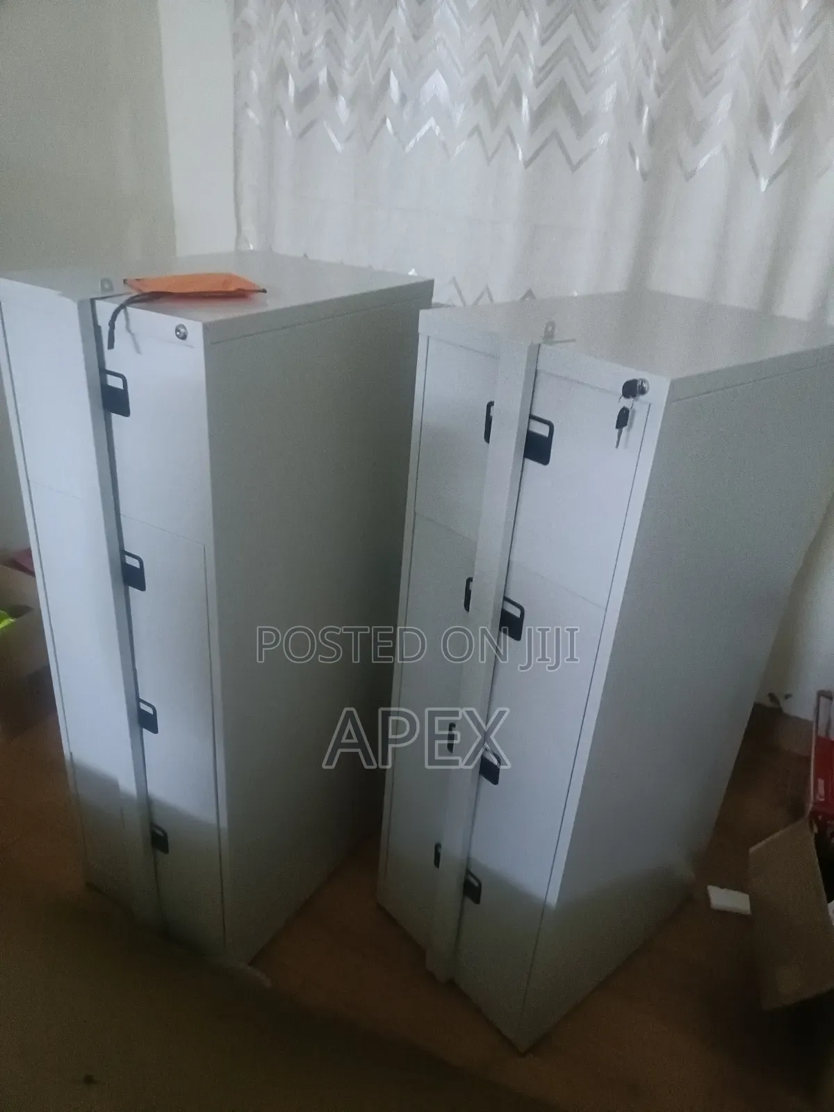 4 Drawers Metallic Filing Cabinet