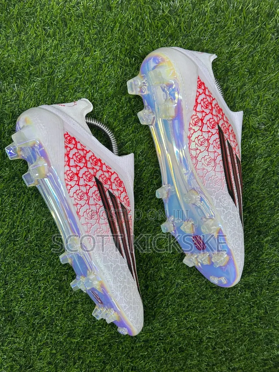 Adidas F50 "Heartbreaker" ๐ฅ
Sizes 39__45