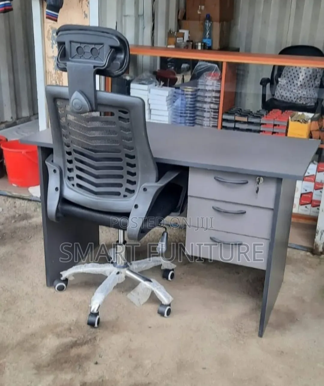 EXECUTIVE OFFICE CHAIR - Office Desk Gray