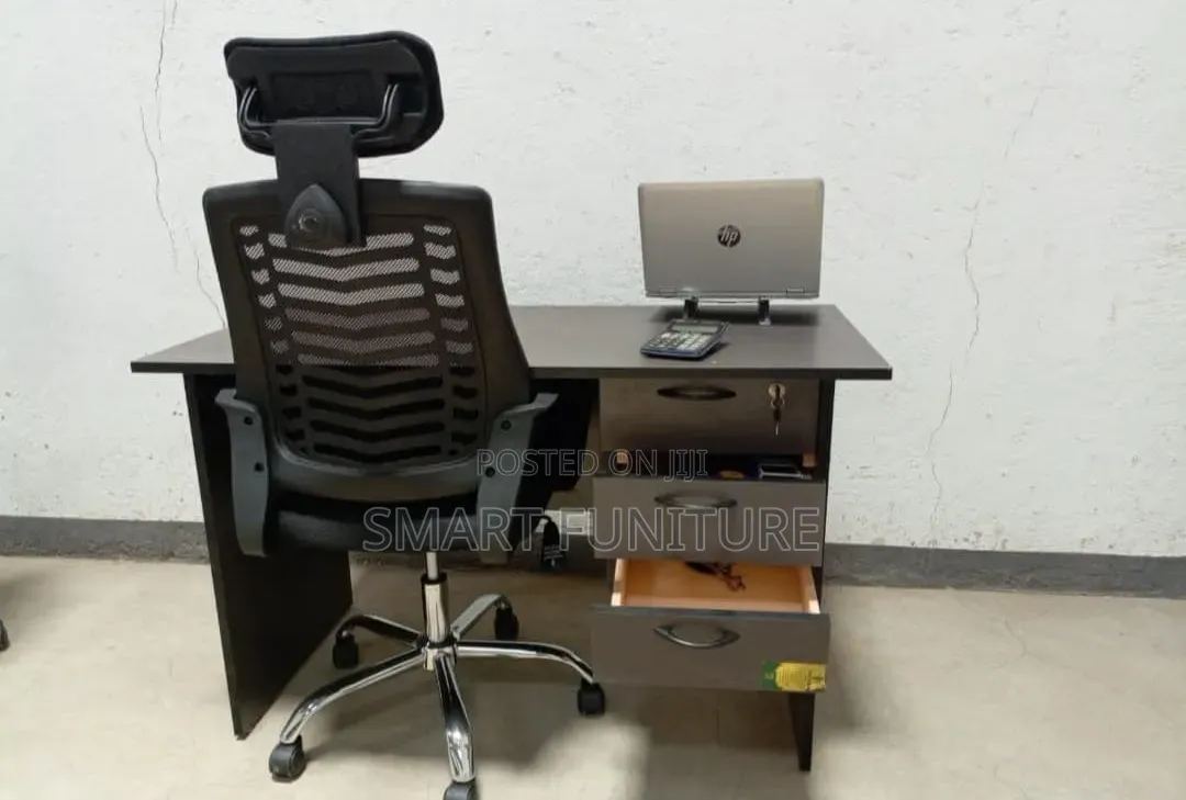EXECUTIVE OFFICE CHAIR - Office Desk Gray