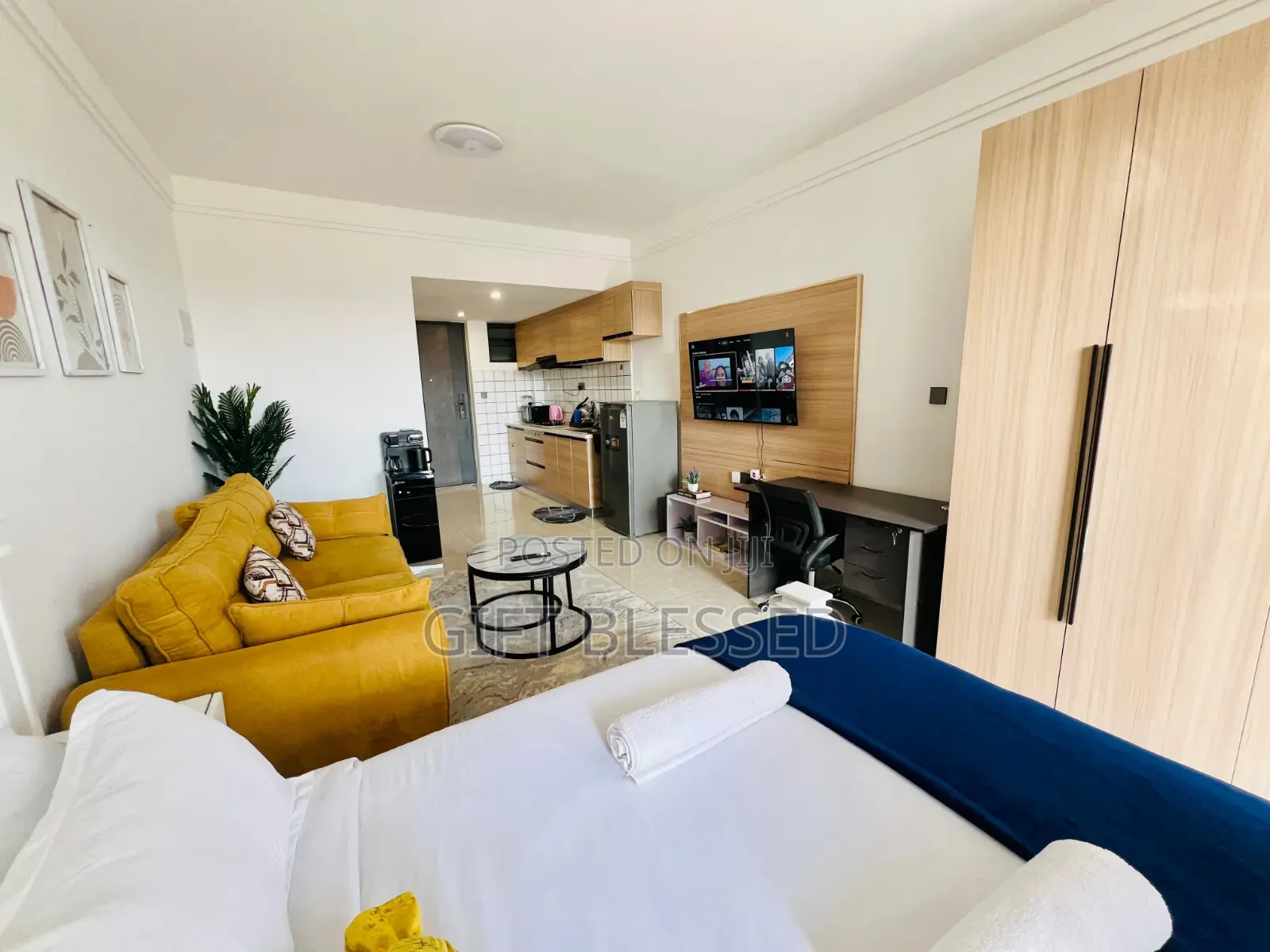 Studio / Loftel Ruaka