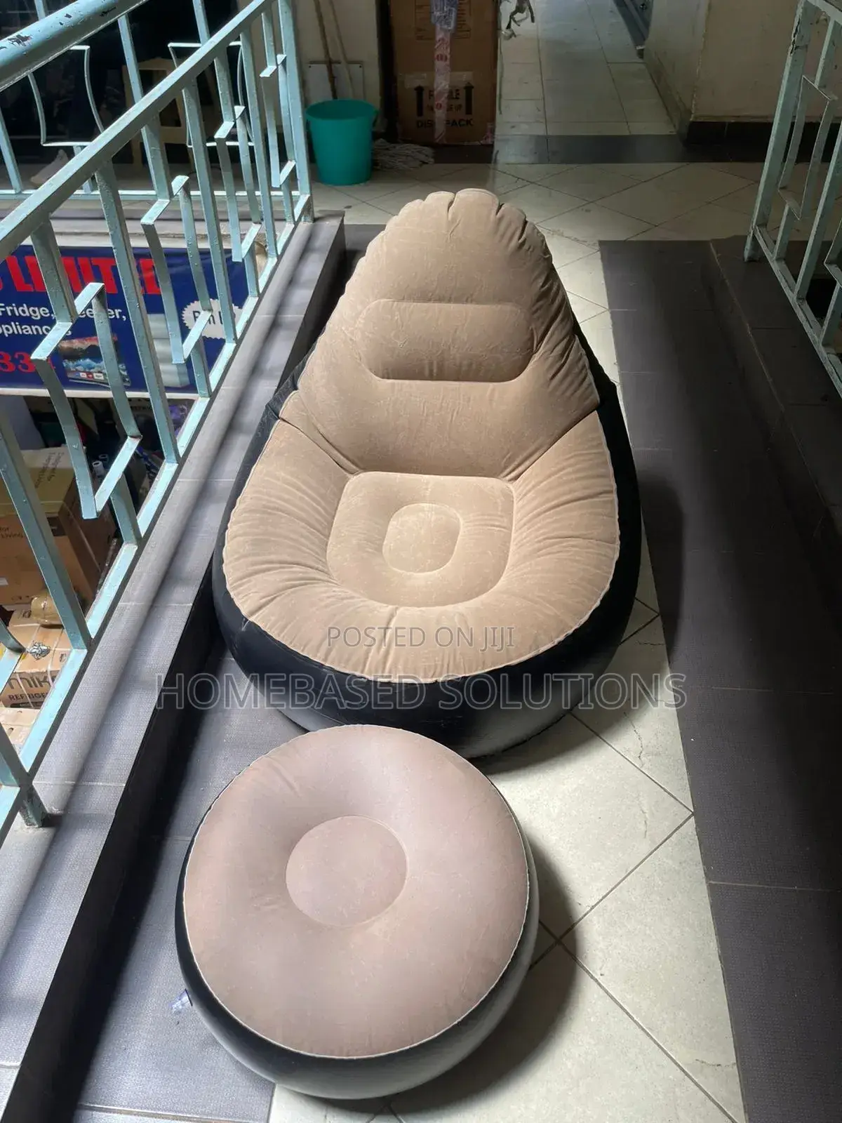 2-in-1 Inflatable Seat With Manual Pump