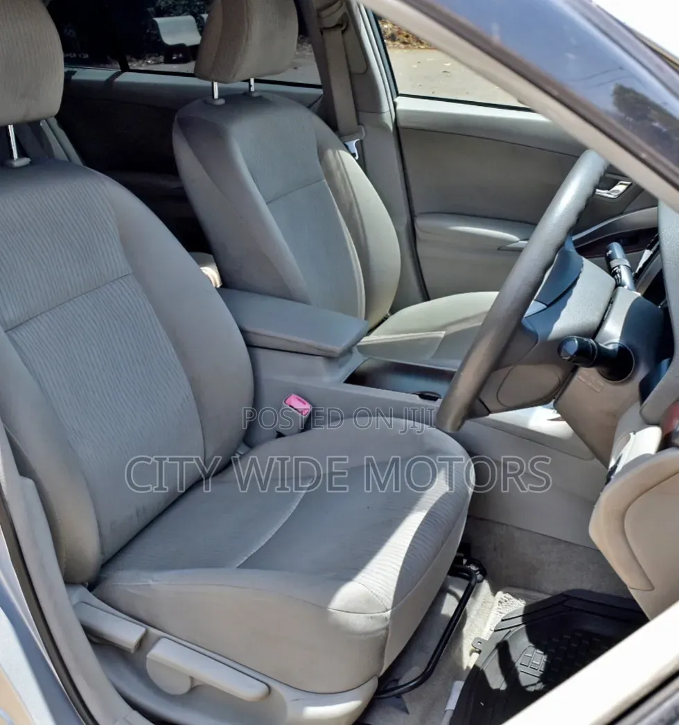 Toyota Premio 2012 Silver