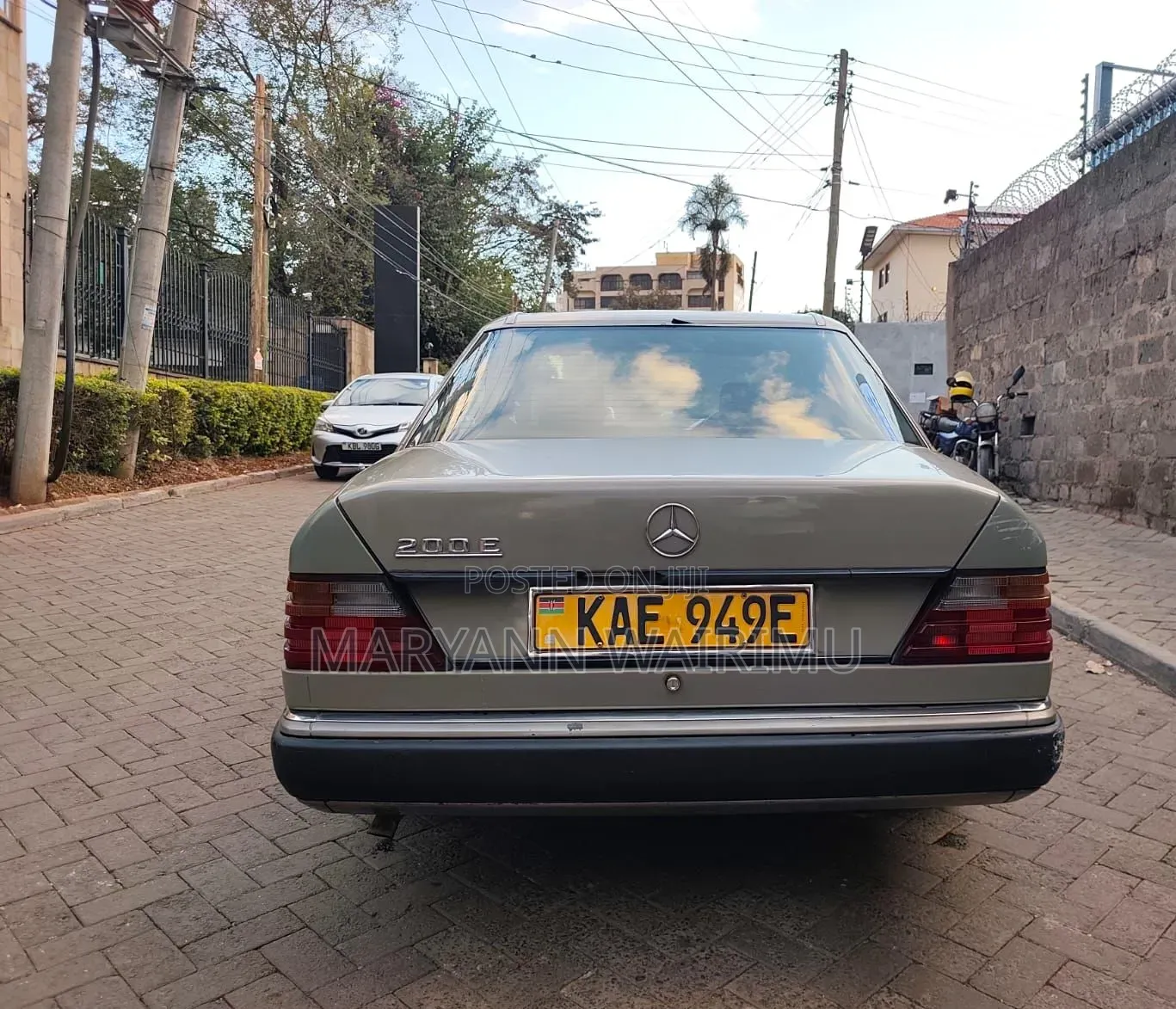 Mercedes-Benz 200E 1993 Brown