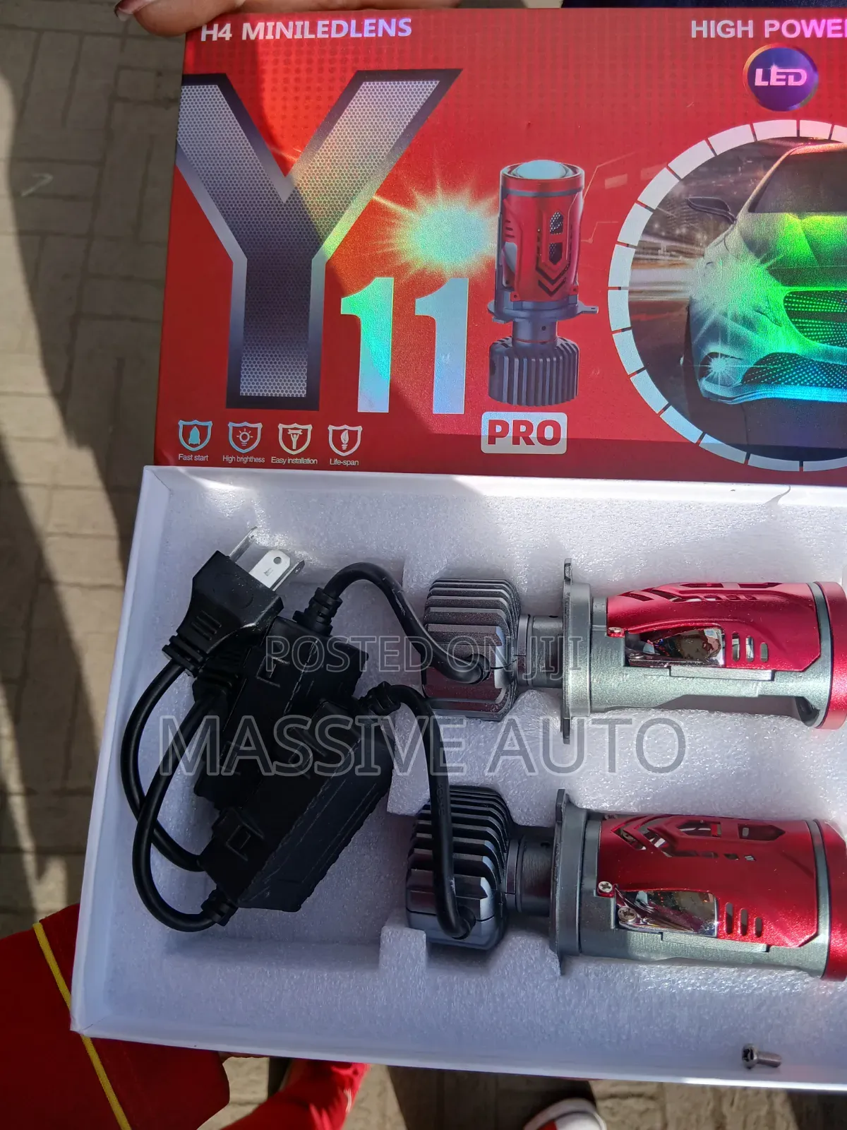 New Y11 Mini Projector/ Y11 Headligts Bulbs Led Projector