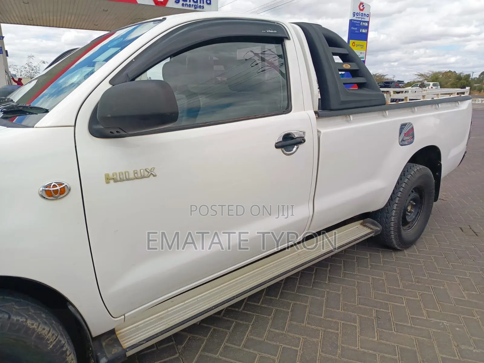 Toyota Hilux SR HI-RIDER 2015 White