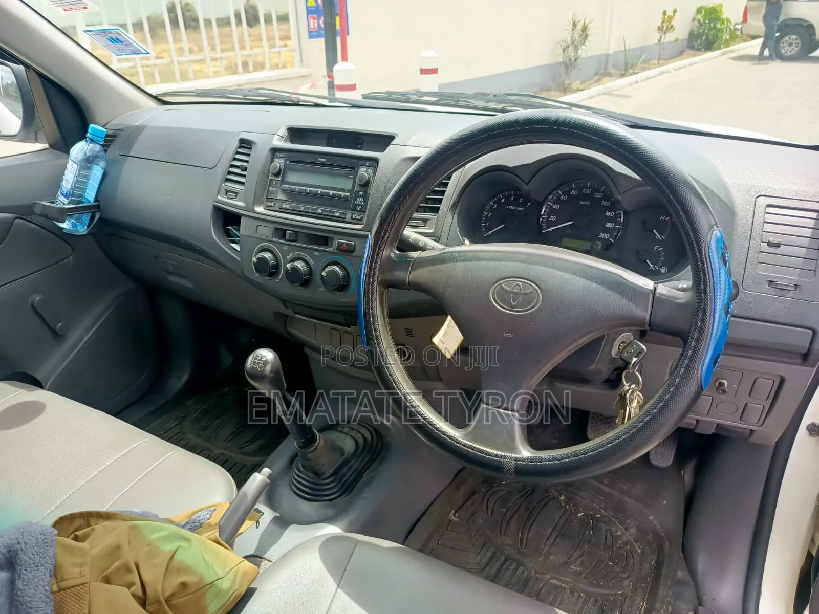 Toyota Hilux SR HI-RIDER 2015 White