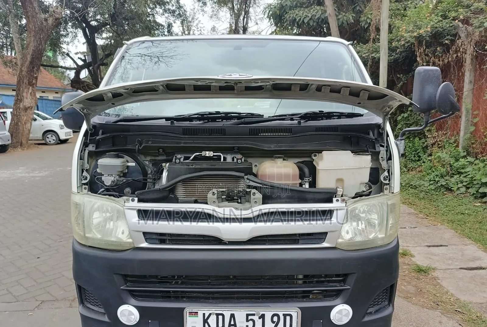 Toyota HiAce 2013 White