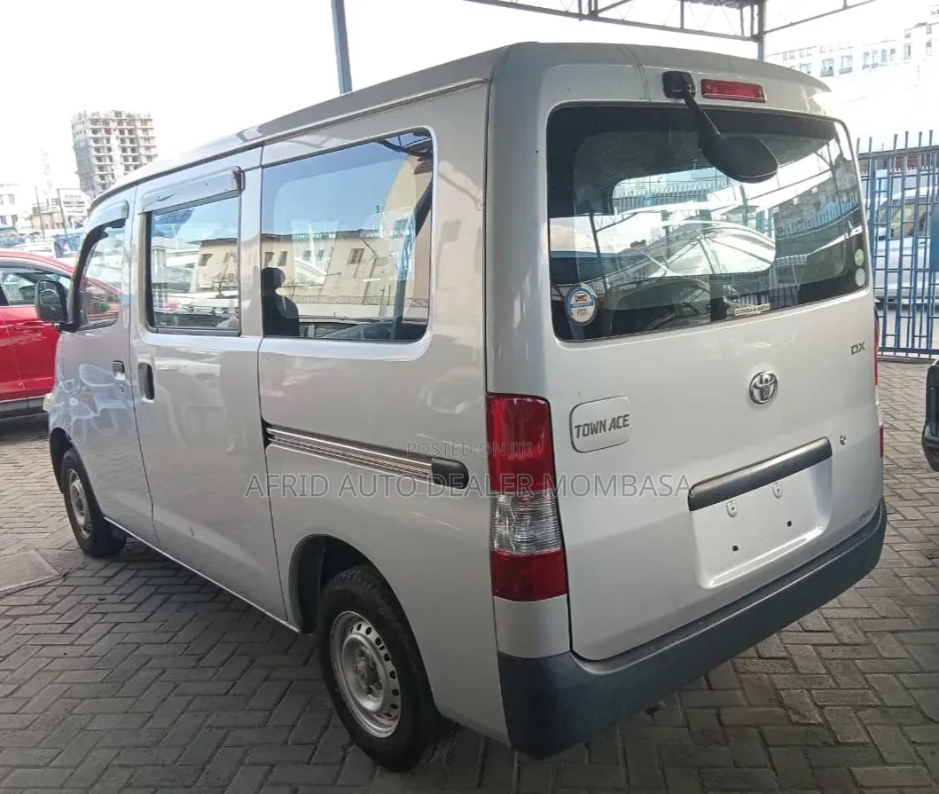 Toyota TownAce 2019 Silver