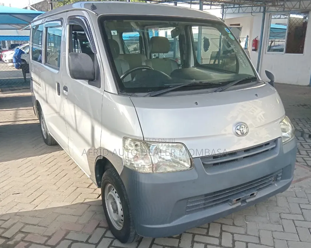 Toyota TownAce 2019 Silver