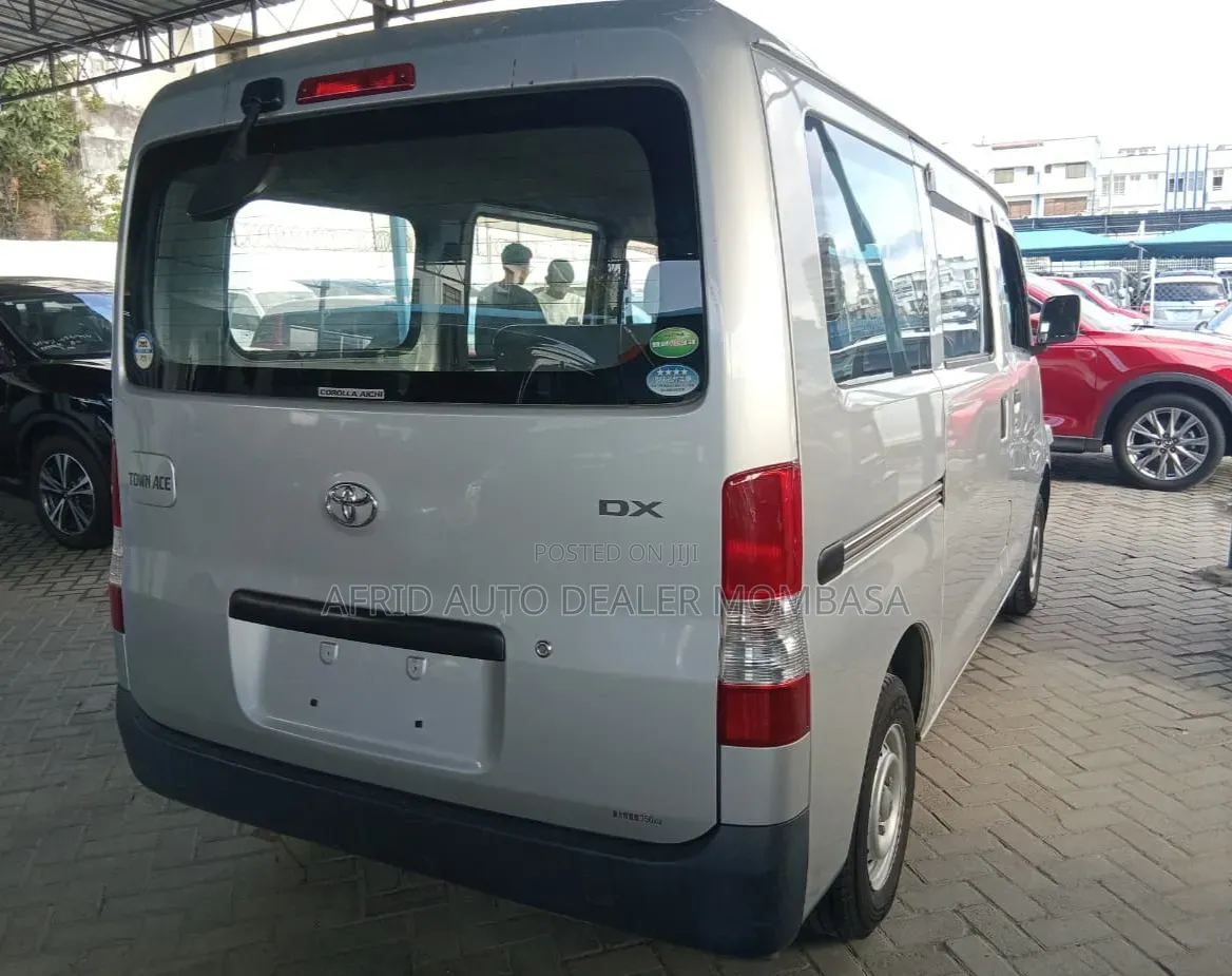 Toyota TownAce 2019 Silver