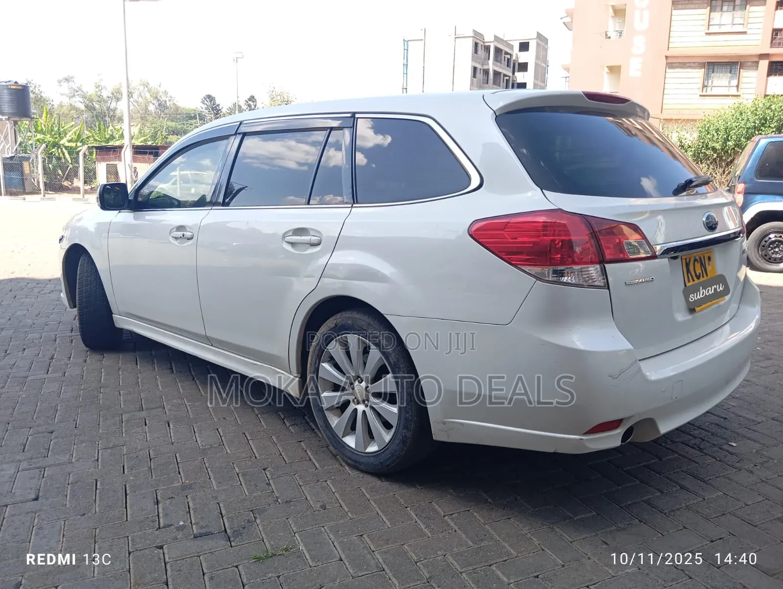 Subaru Legacy 2.5i Premium 2010 White