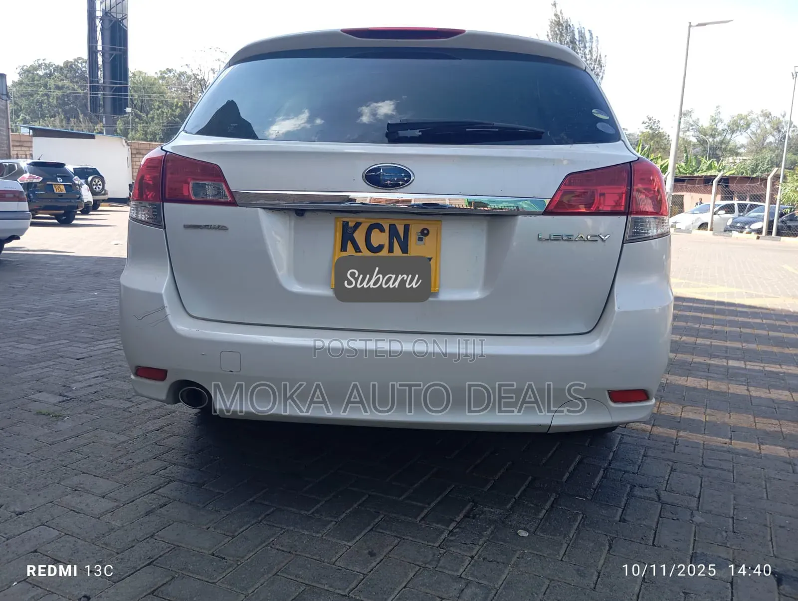 Subaru Legacy 2.5i Premium 2010 White