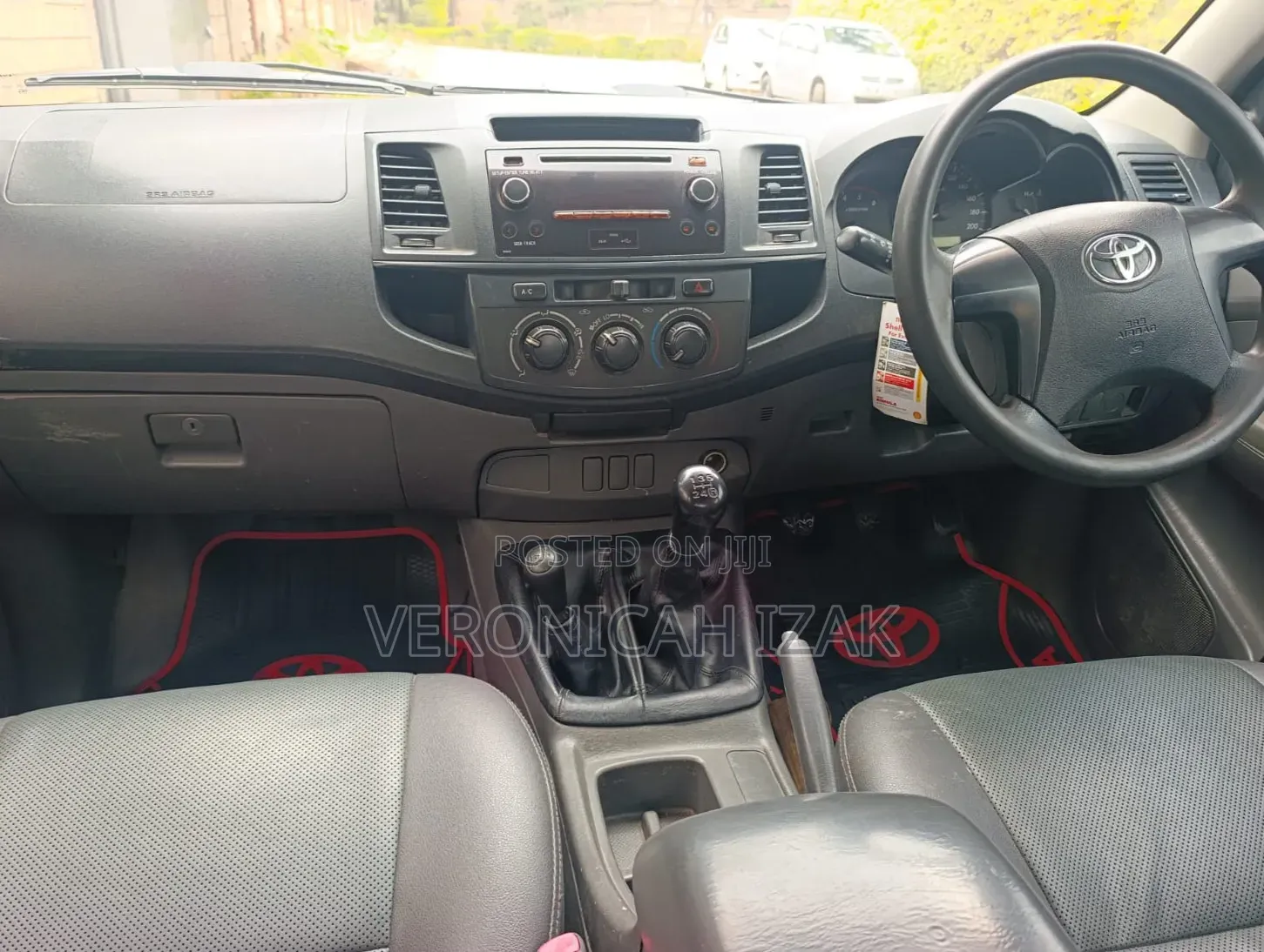 Toyota Hilux 2013 Black