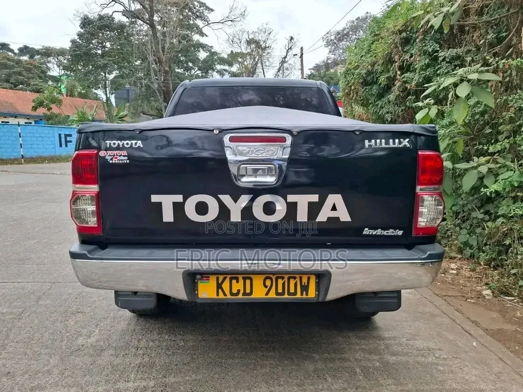 Toyota Hilux 2009 Black