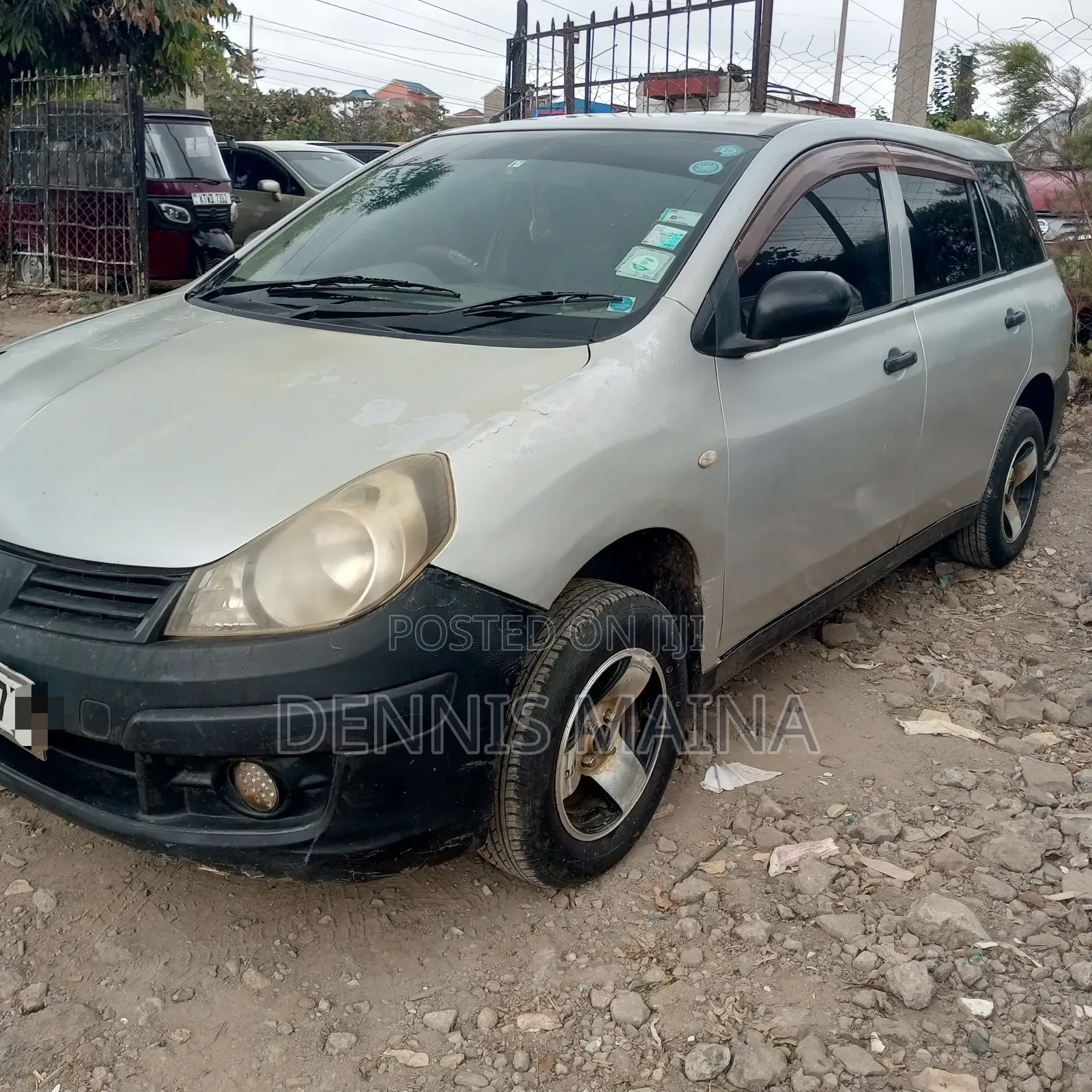 Nissan Advan 2011 Silver