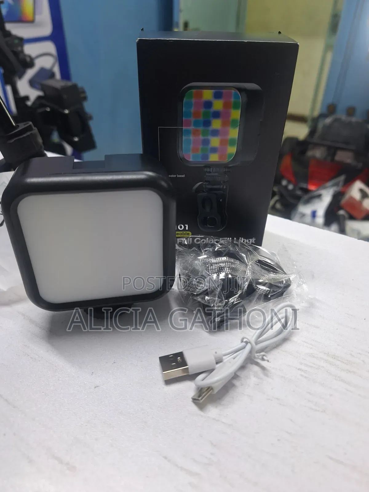 RECHAGEABLE Phone /Camera /Laptop Light