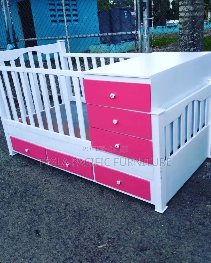 4by6 Luxurious Babycots With Elegance Design,modern and Quality