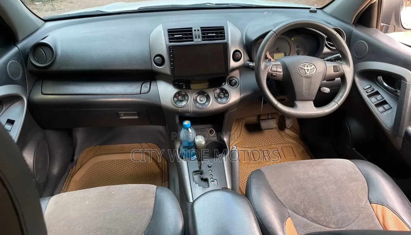 Toyota Vanguard 2012 White