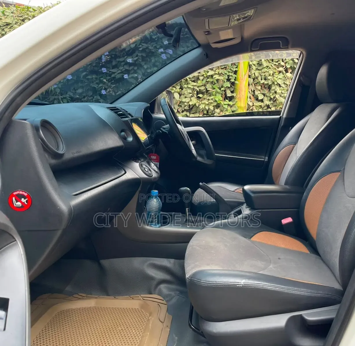 Toyota Vanguard 2012 White