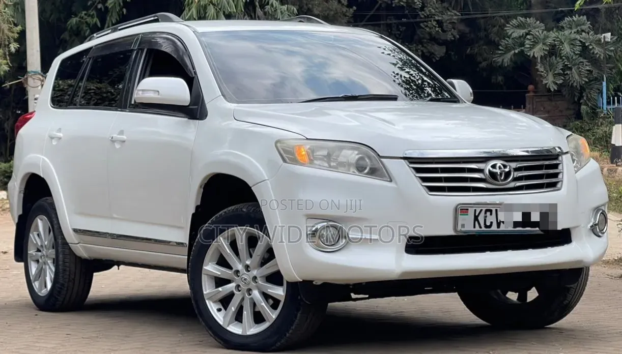 Toyota Vanguard 2012 White