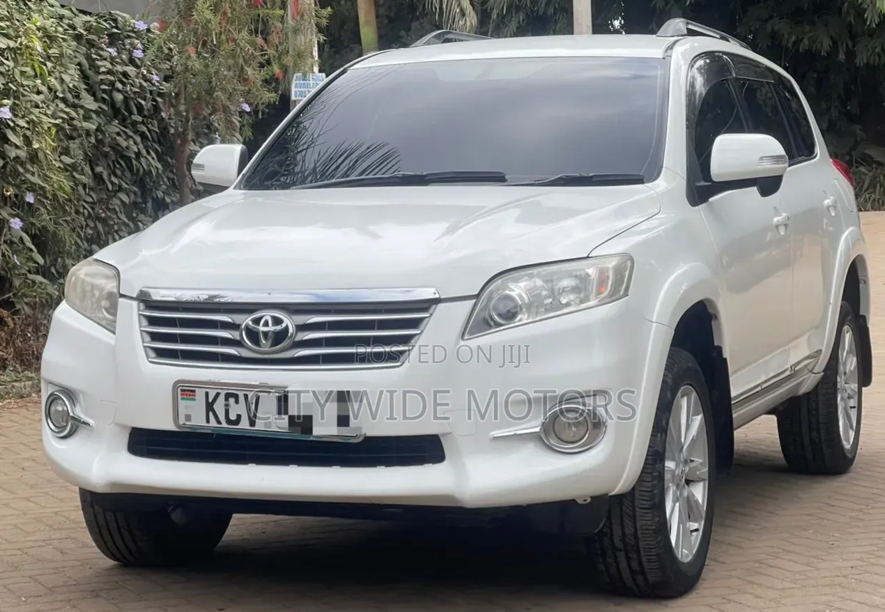 Toyota Vanguard 2012 White