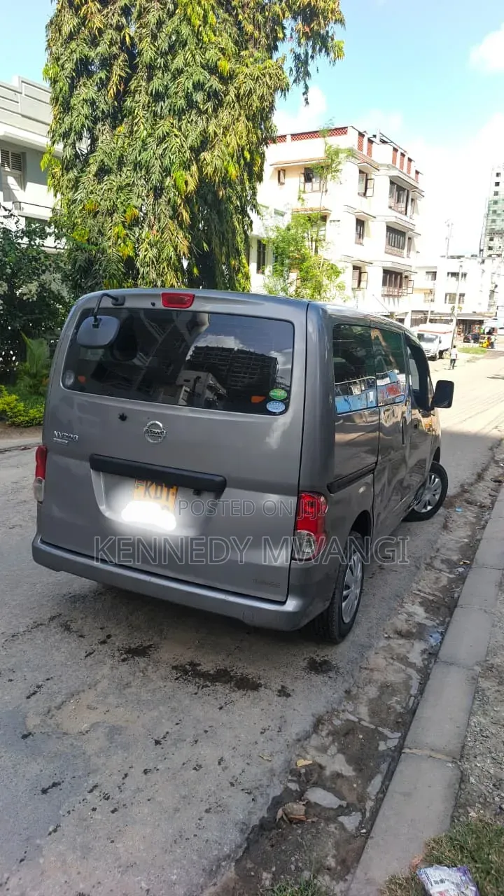 Nissan NP200 2018 Gray