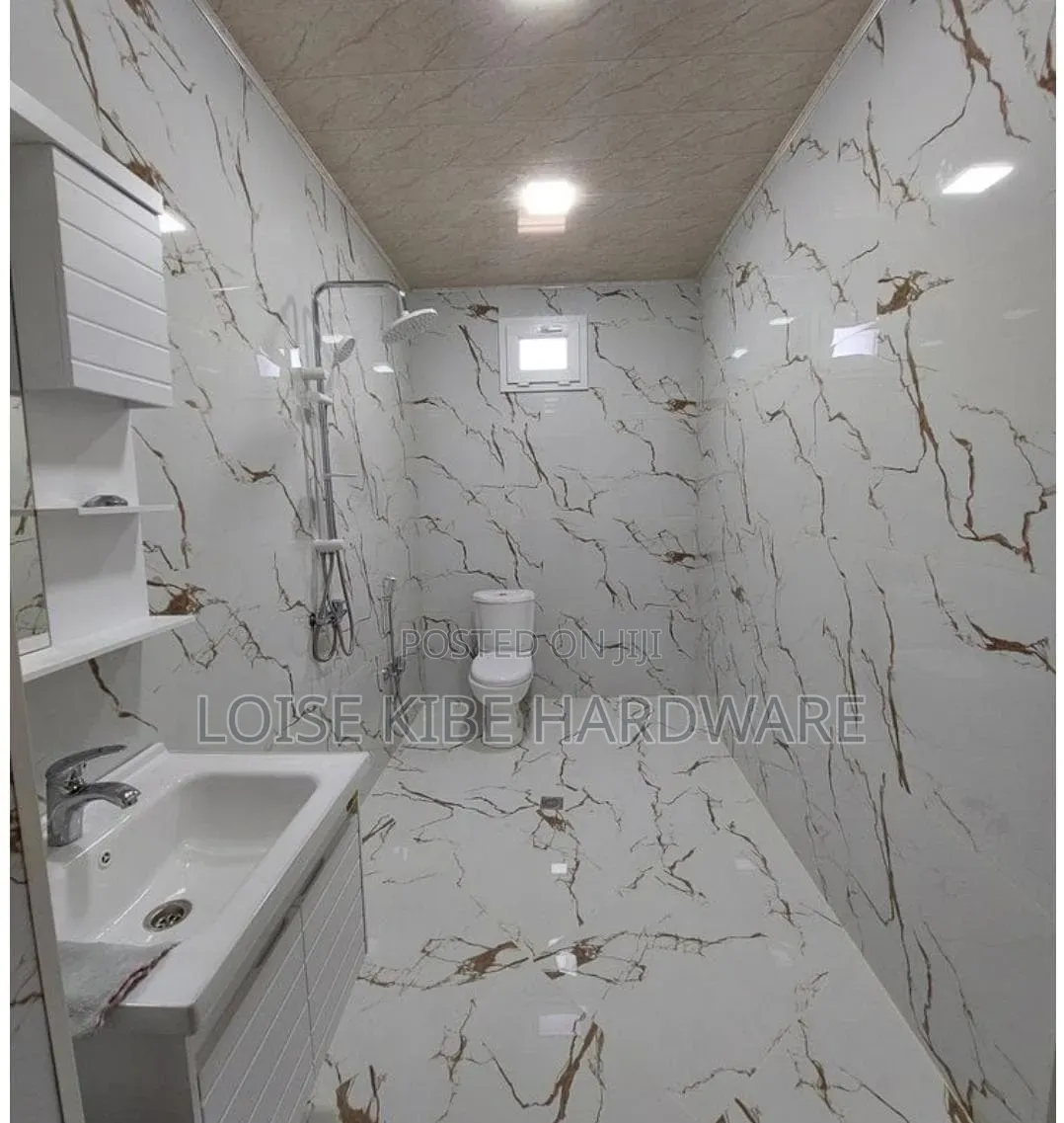 Bathroom Toilet Seat and Accessories