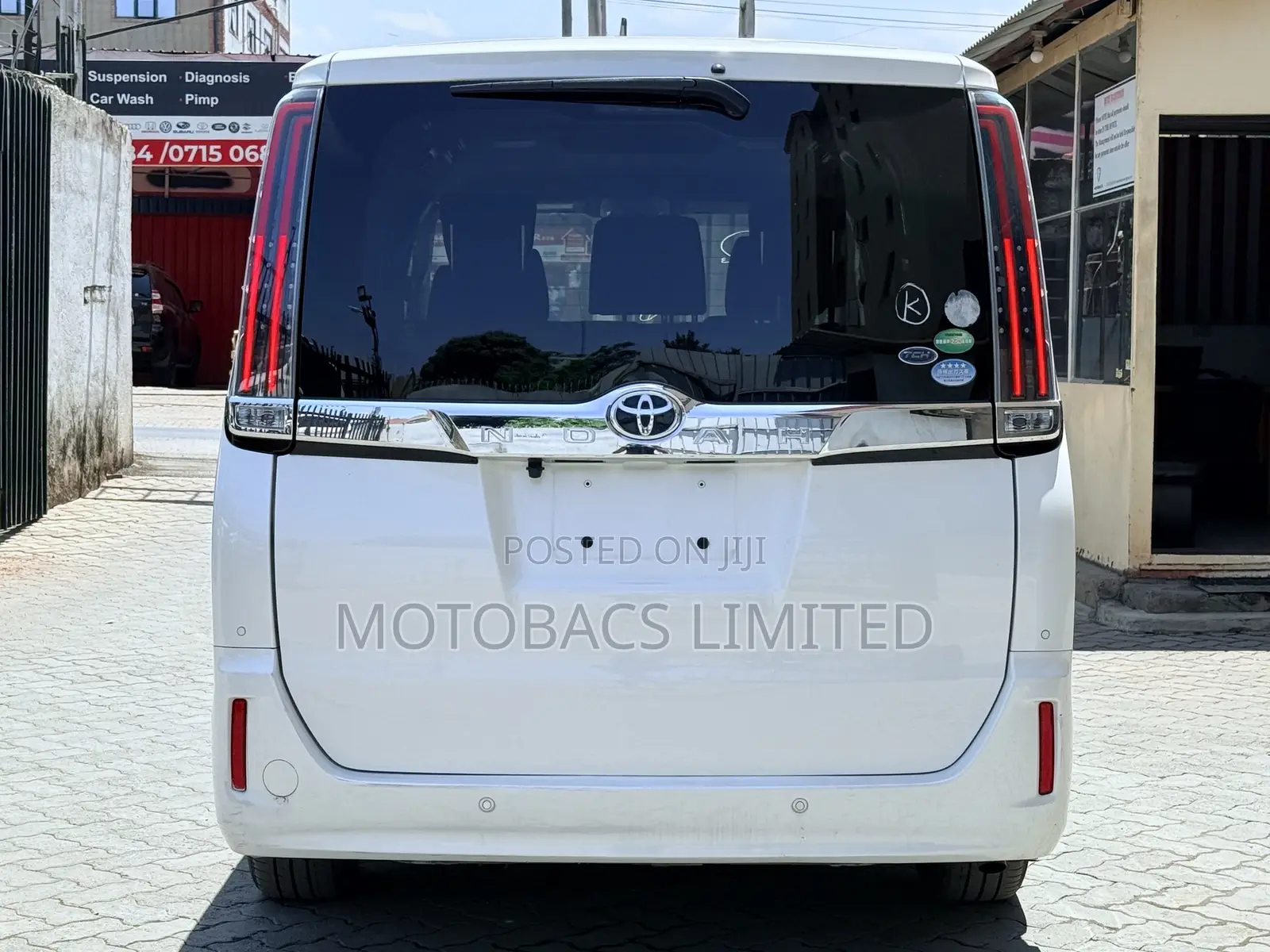 Toyota Noah 2.0 FWD (8 Seater) 2019 White