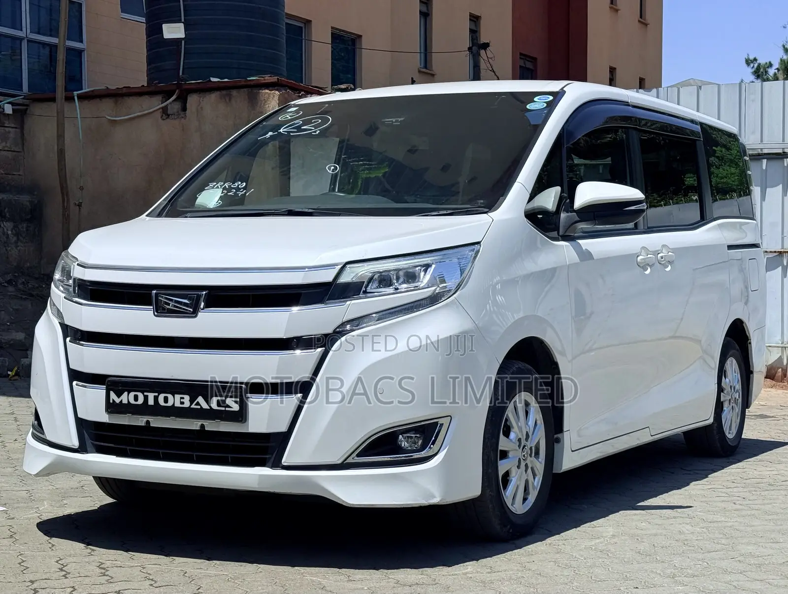 Toyota Noah 2.0 FWD (8 Seater) 2019 White