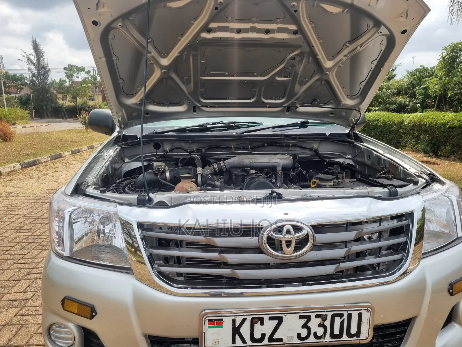 Toyota Hilux 2013 Gray