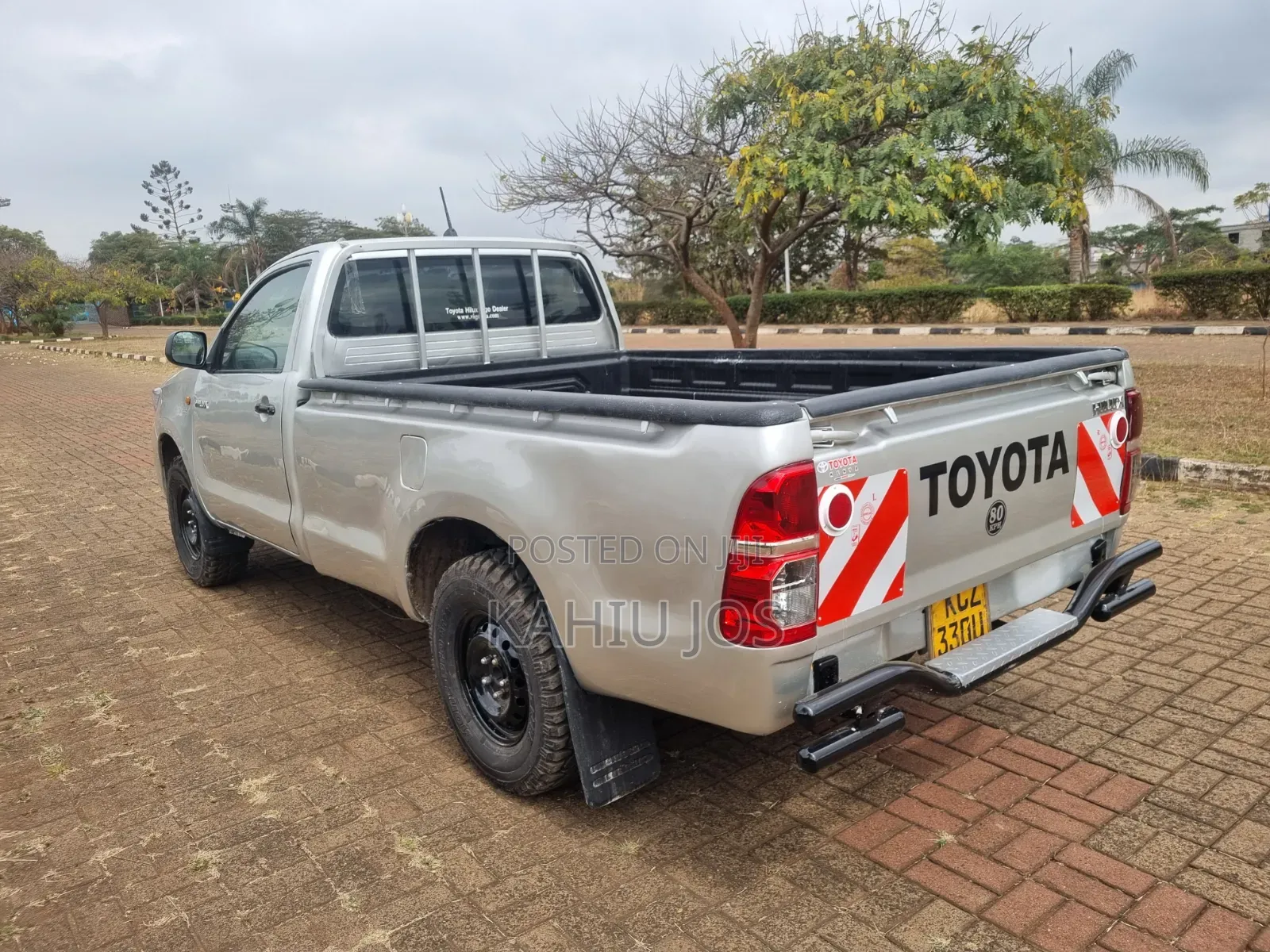 Toyota Hilux 2013 Gray