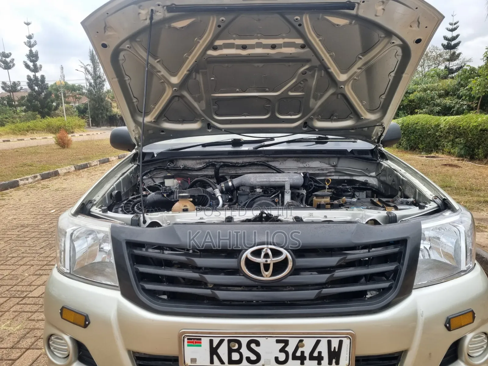 Toyota Hilux 2012 Silver