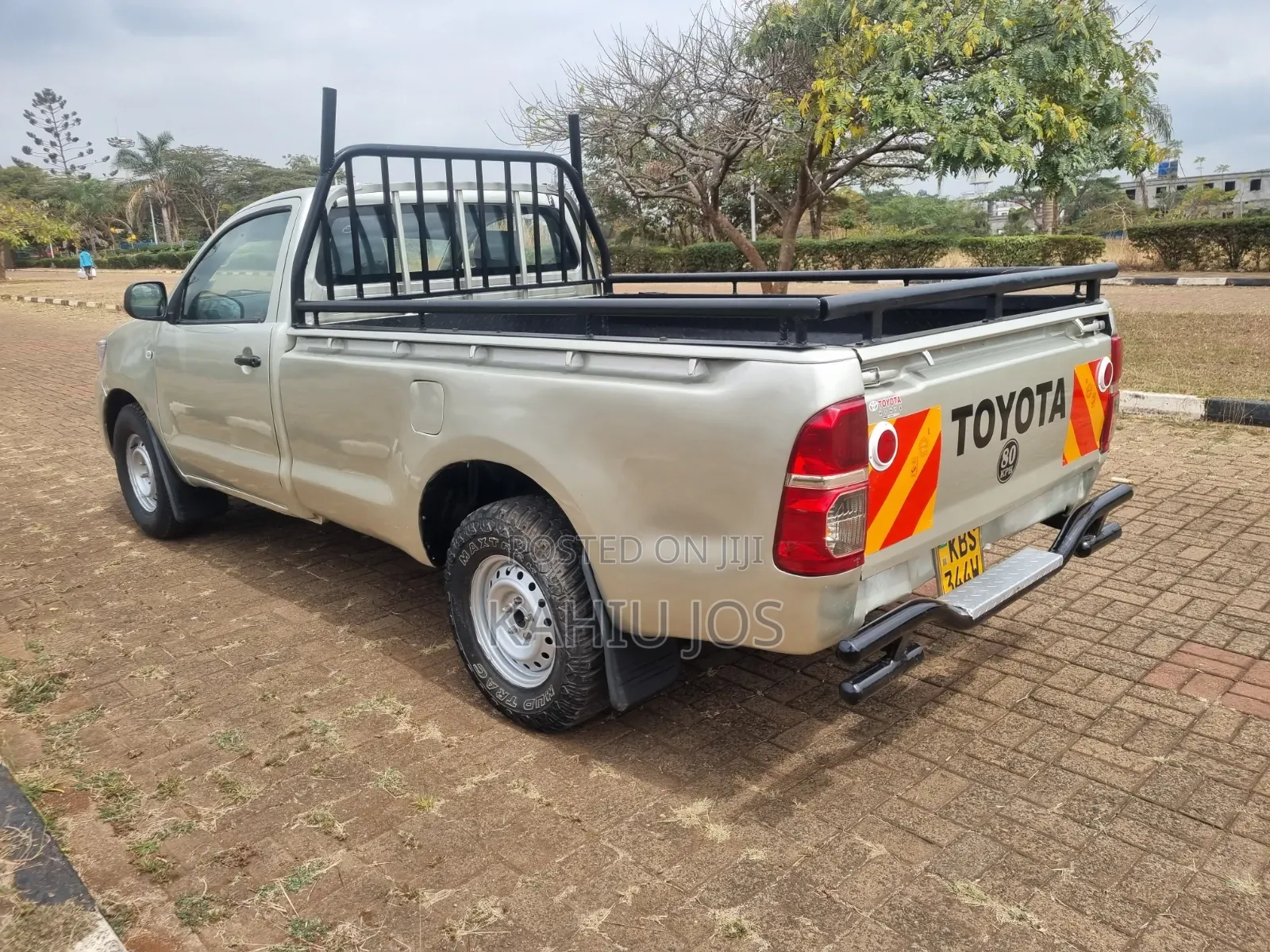 Toyota Hilux 2012 Silver