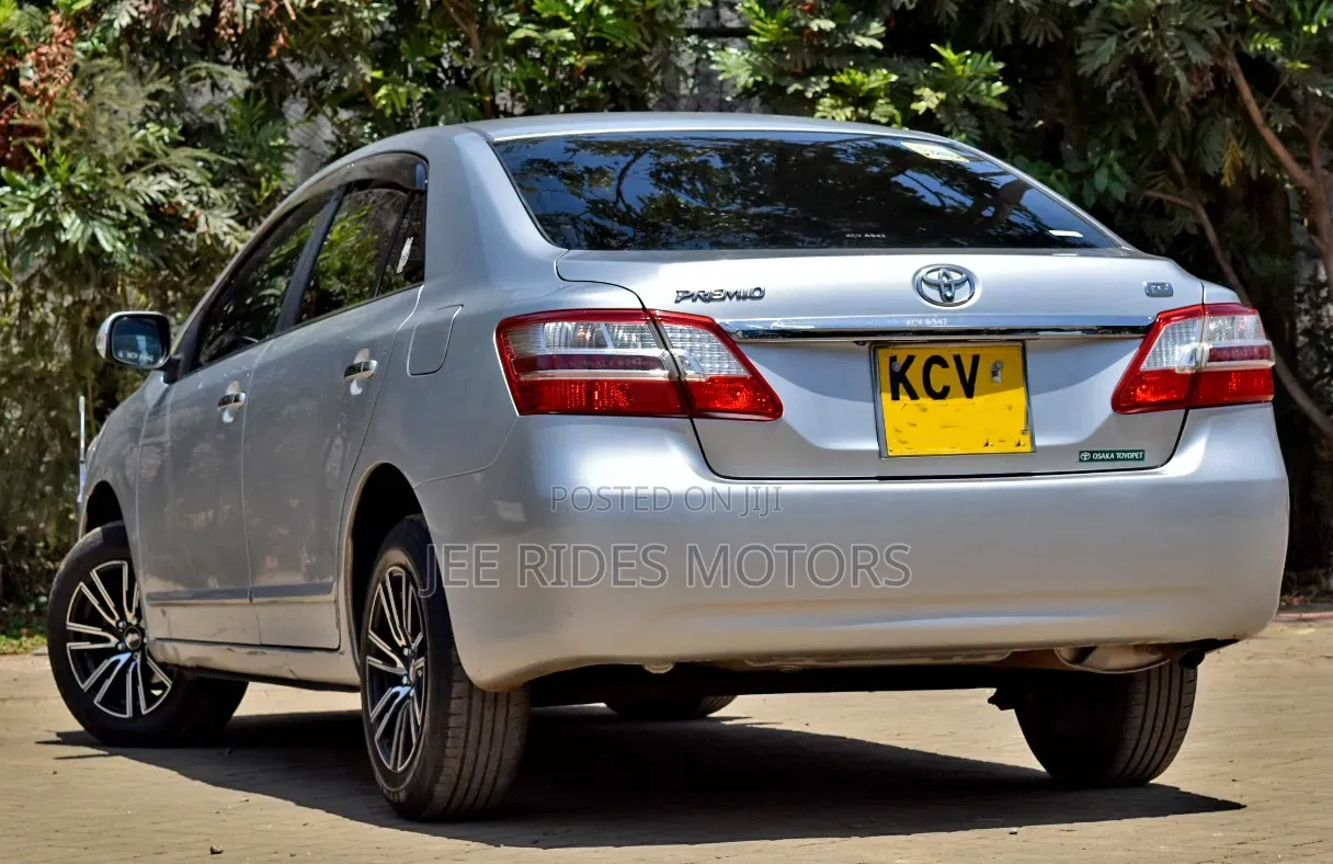 Toyota Premio 1.5 FWD 2012 Silver