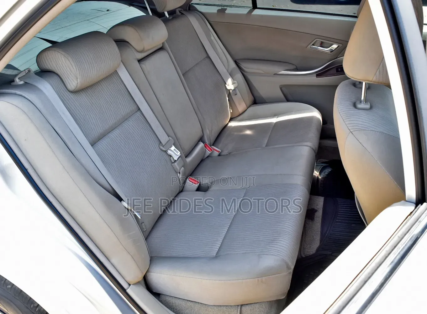 Toyota Premio 1.5 FWD 2012 Silver