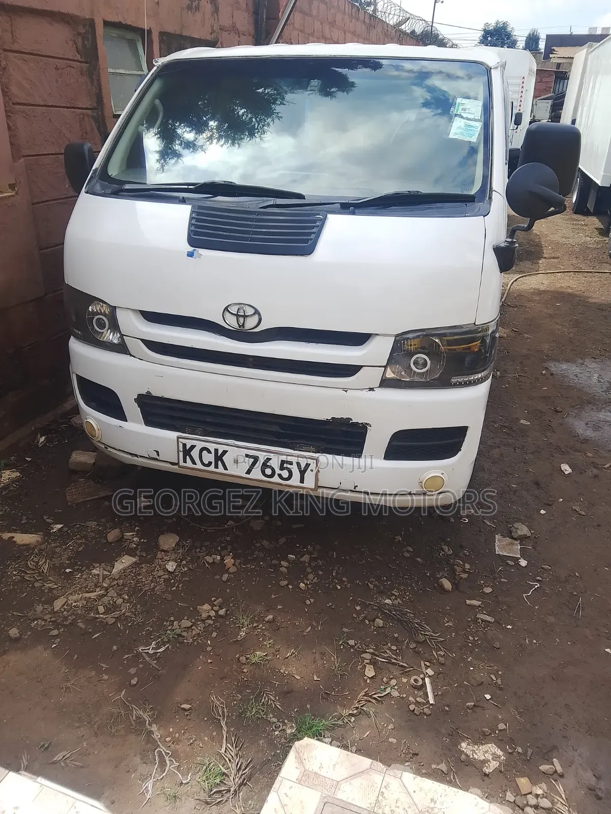 Toyota HiAce 2009 White