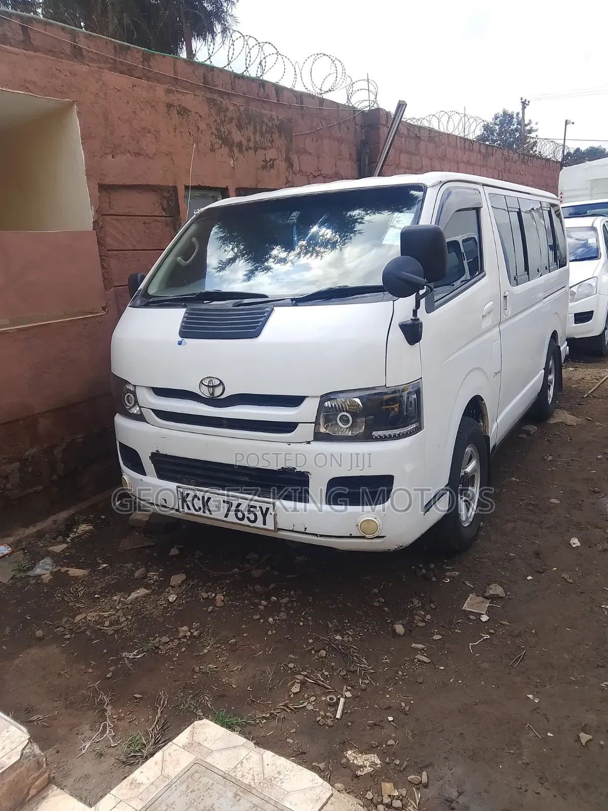 Toyota HiAce 2009 White