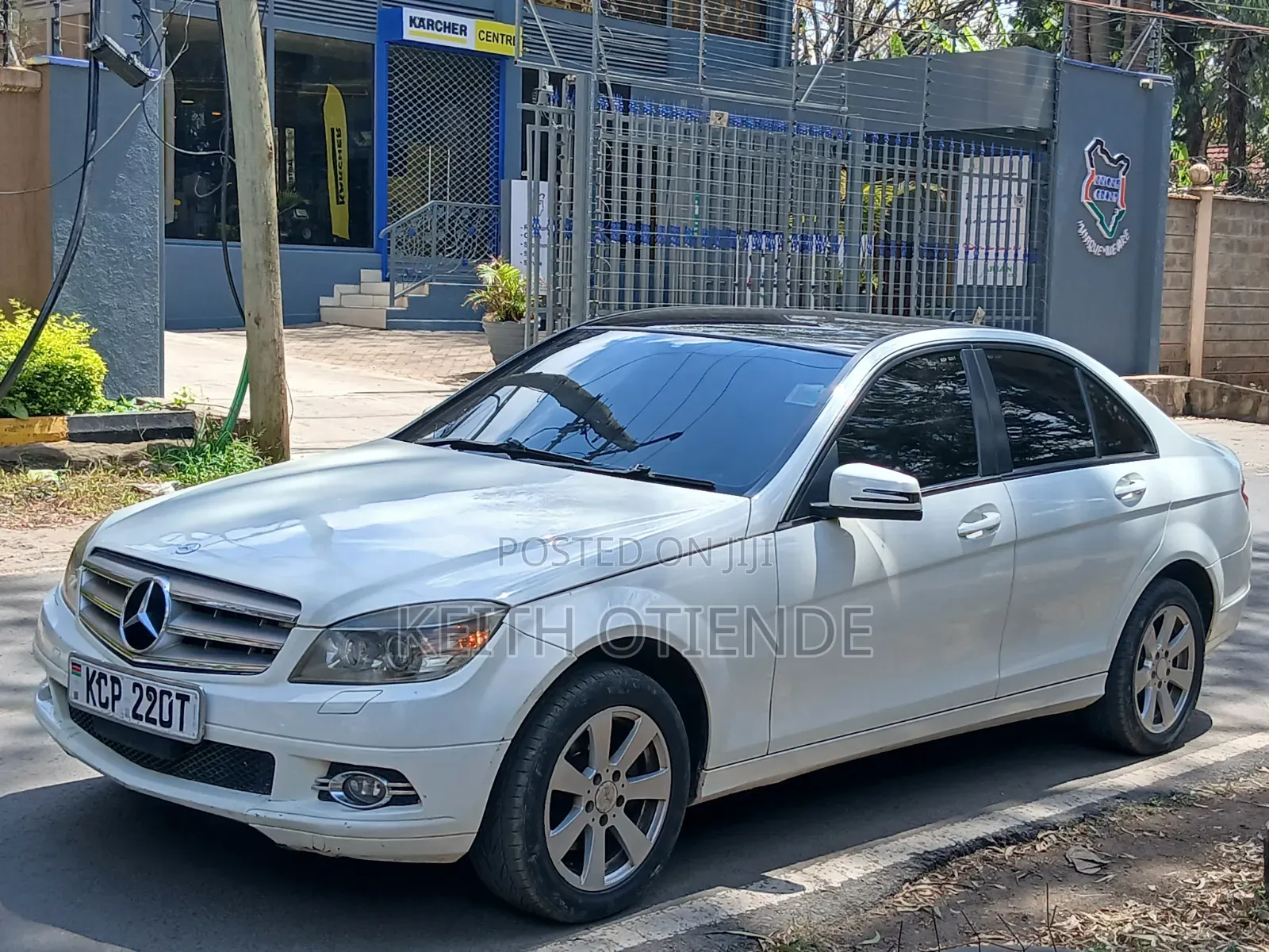 Mercedes-Benz C200 2011 White