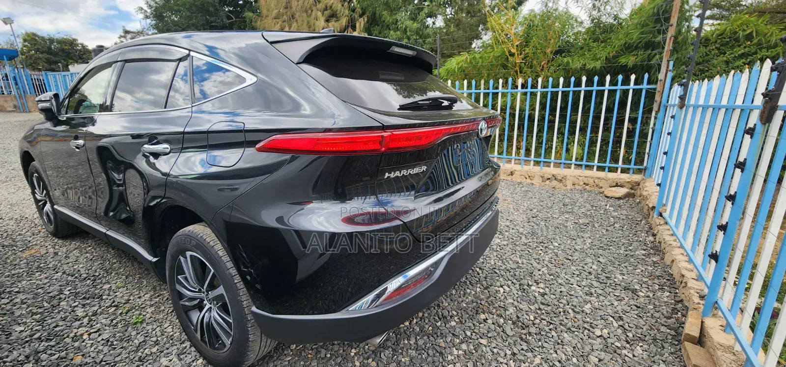Toyota Harrier 2.0 2020 Black