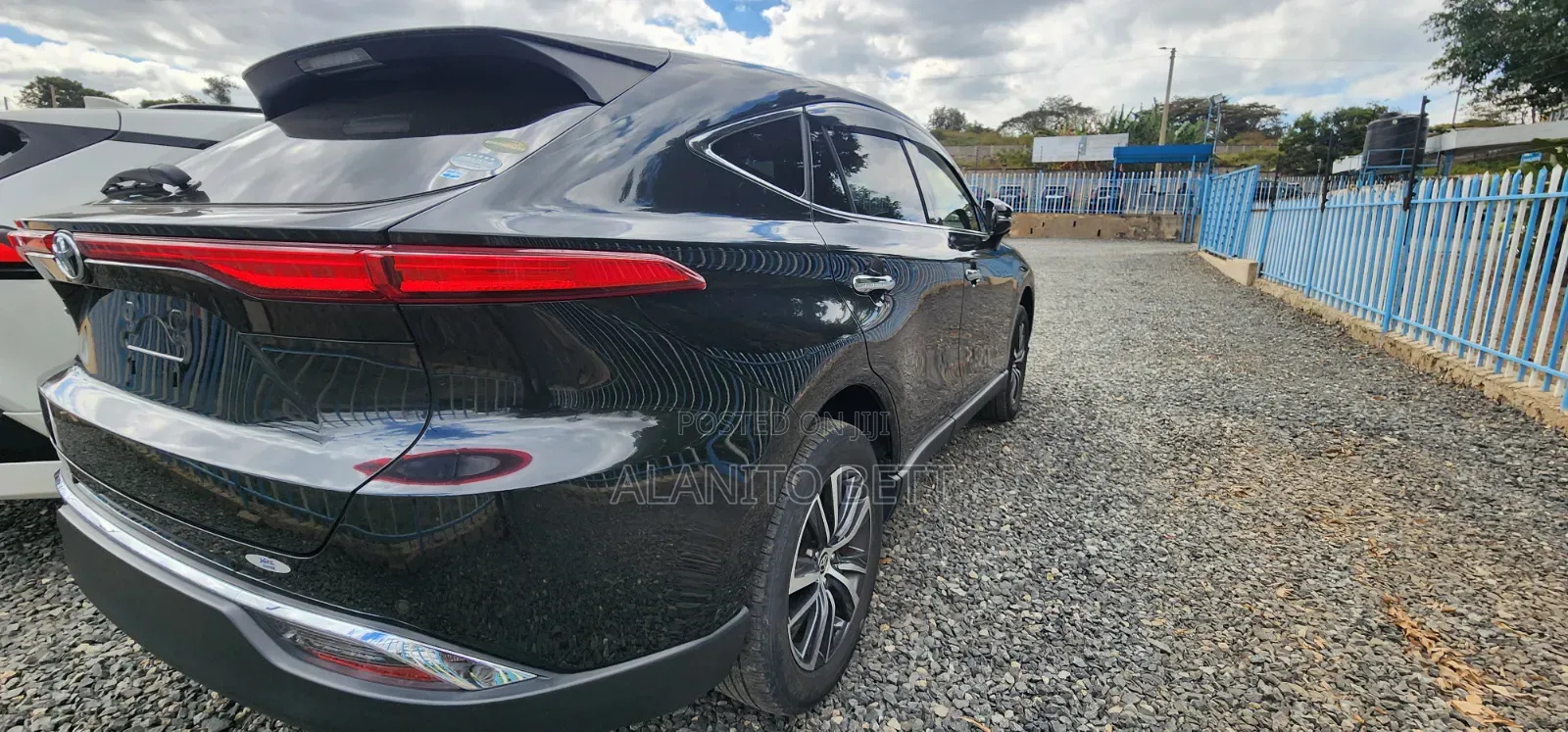 Toyota Harrier 2.0 2020 Black